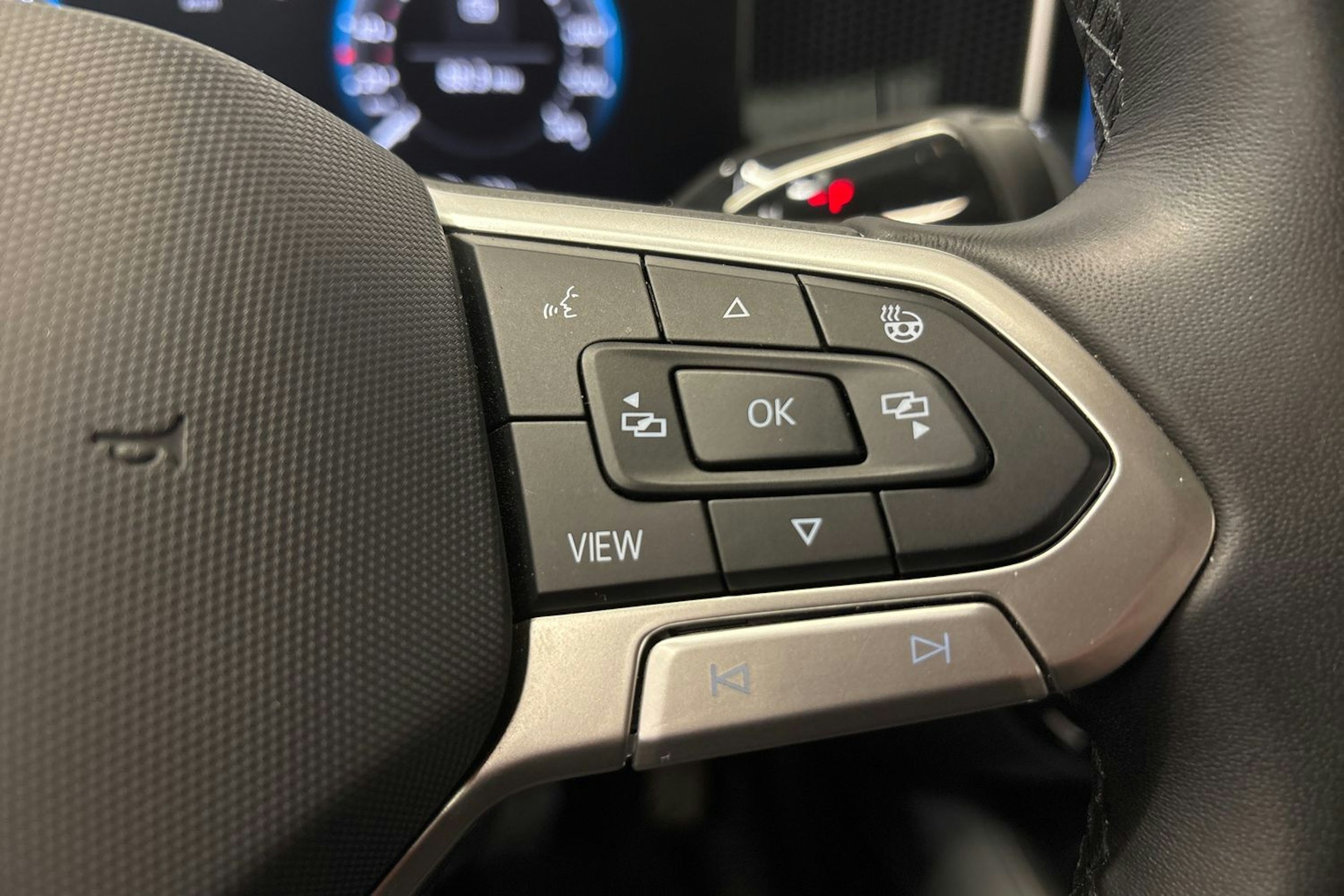 sininen Volkswagen Passat 2024 kuva 21.