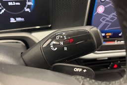 sininen Volkswagen Passat 2024 kuva 22.