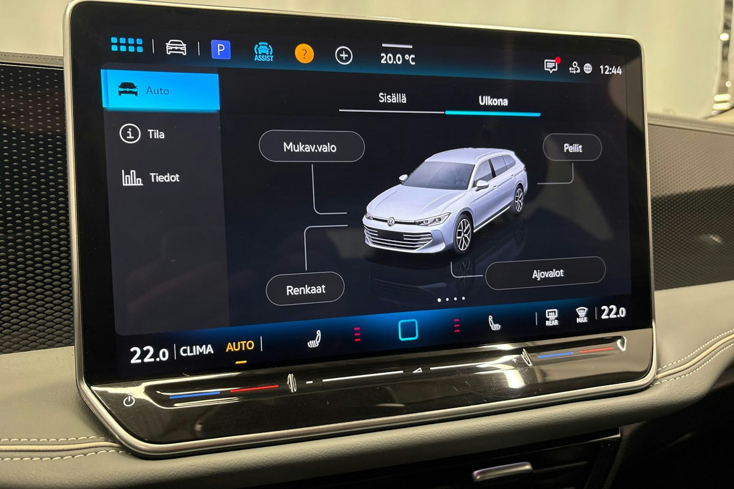 sininen Volkswagen Passat 2024 kuva 25.