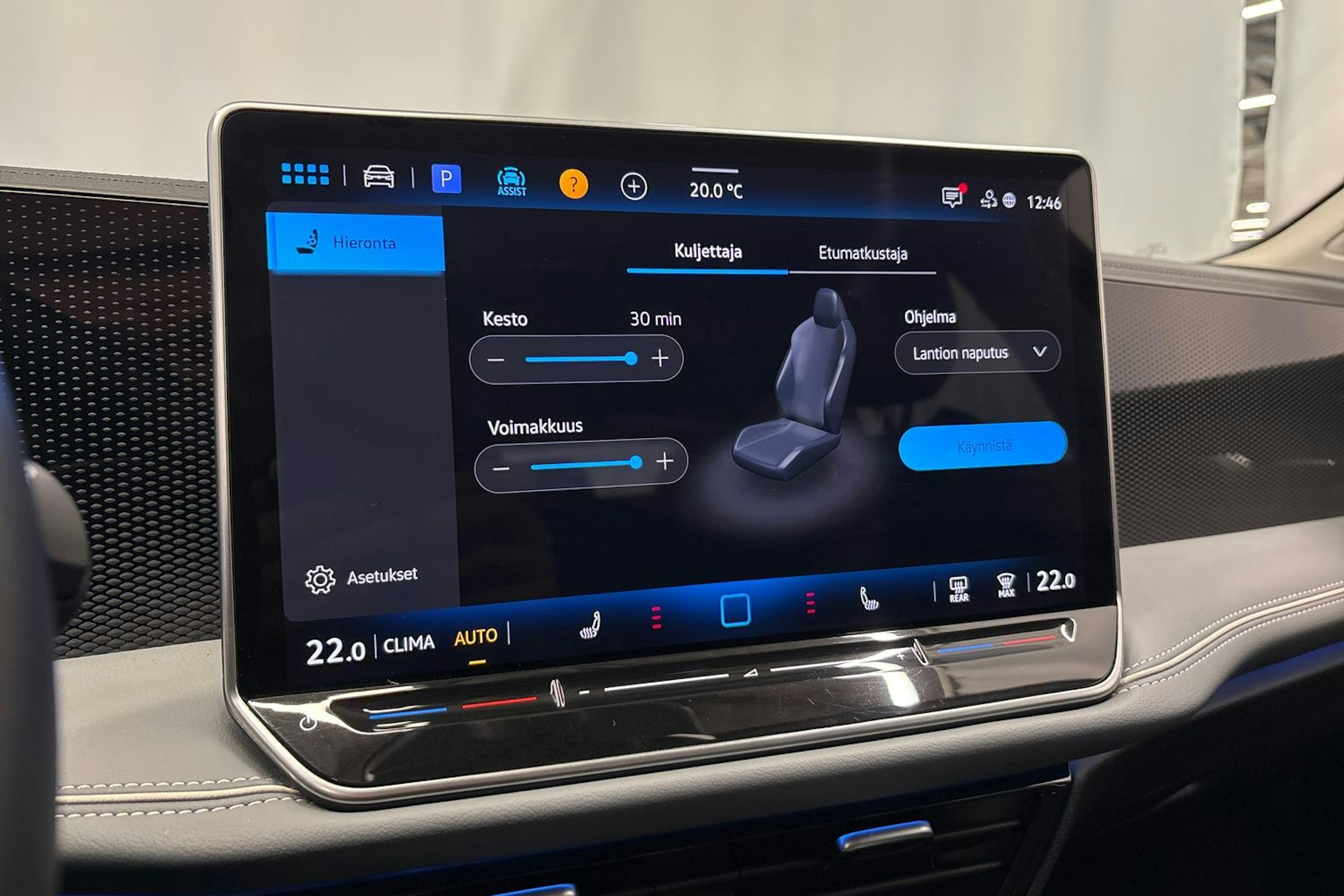 sininen Volkswagen Passat 2024 kuva 30.