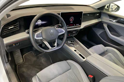 valkoinen Volkswagen Passat 2024 kuva 8.