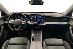 harmaa Volkswagen Passat 2024 kuva 7.