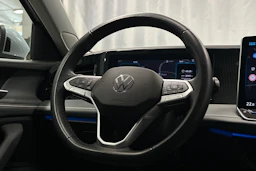 harmaa Volkswagen Passat 2024 kuva 14.