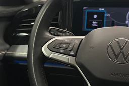 harmaa Volkswagen Passat 2024 kuva 15.