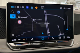 harmaa Volkswagen Passat 2024 kuva 18.