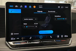 harmaa Volkswagen Passat 2024 kuva 24.