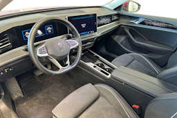 met. punainen Volkswagen Passat 2024 kuva 3.