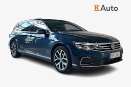 sininen Volkswagen Passat 2024 kuva 1.