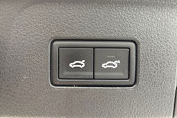 sininen Volkswagen Passat 2024 kuva 14.