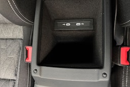 sininen Volkswagen Passat 2024 kuva 29.