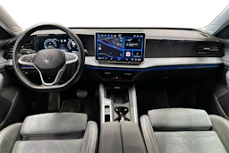 Harmaa Volkswagen Passat 2024 kuva 7.