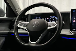 harmaa Volkswagen Passat 2024 kuva 18.