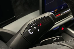 harmaa Volkswagen Passat 2024 kuva 21.