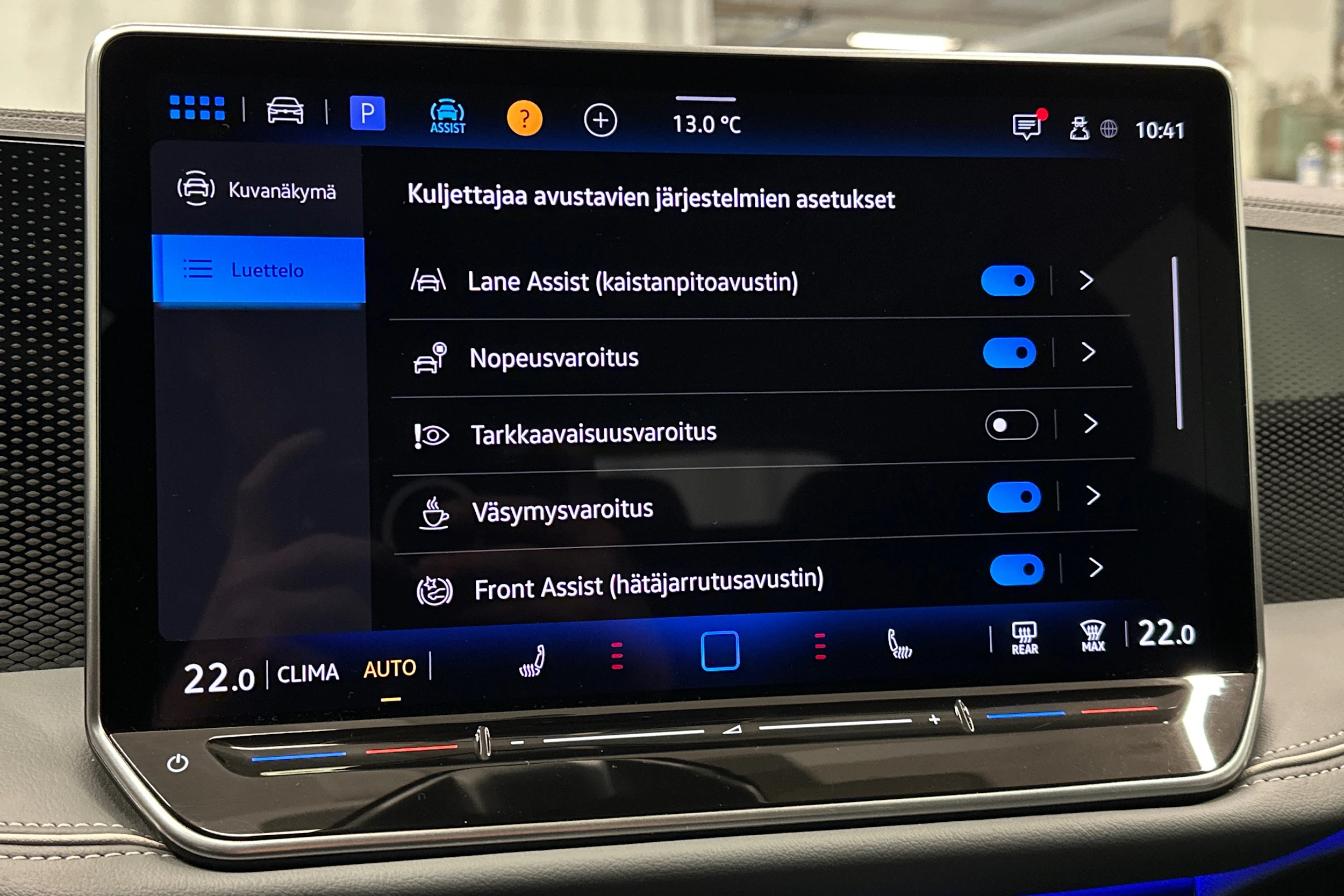 harmaa Volkswagen Passat 2024 kuva 26.