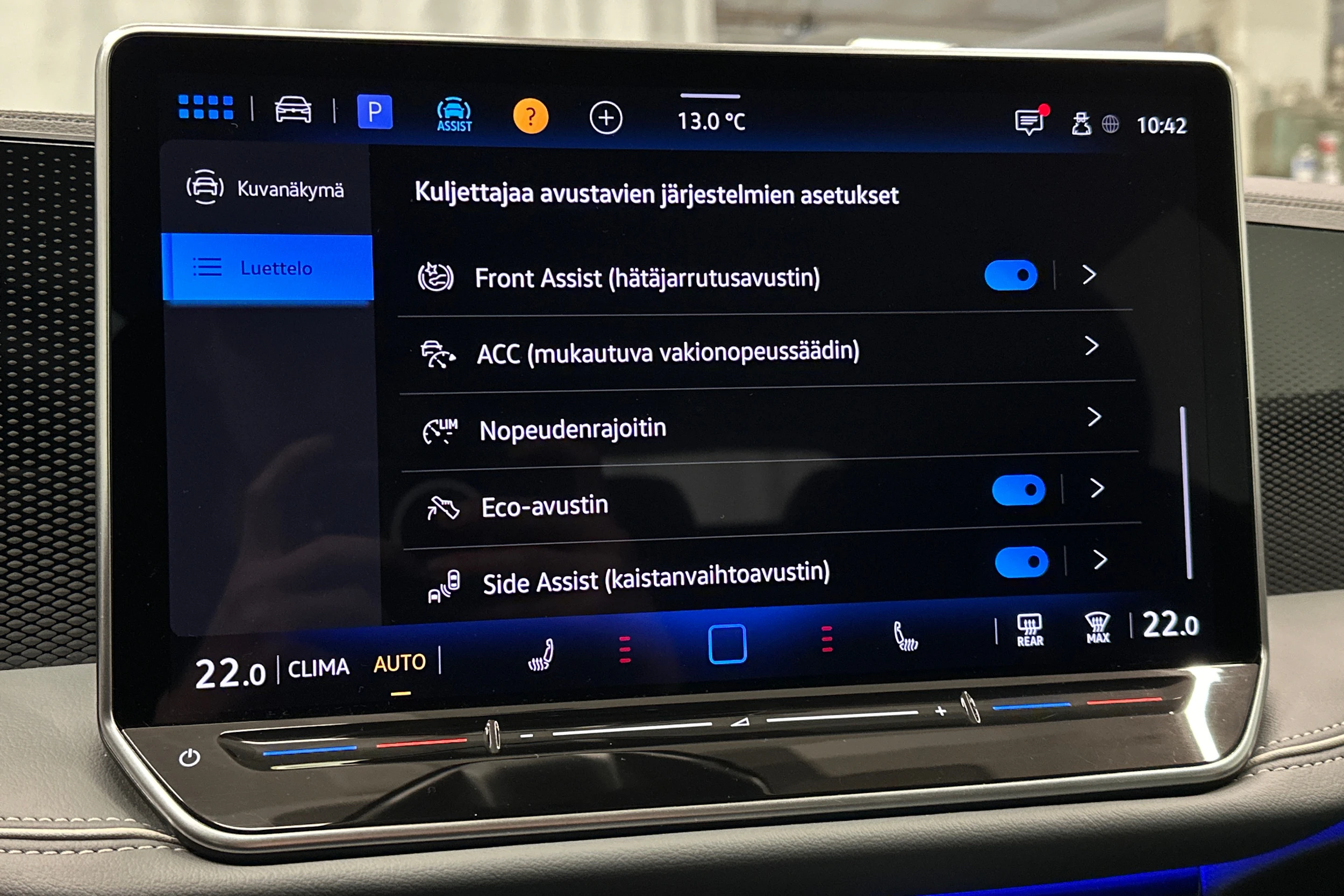 harmaa Volkswagen Passat 2024 kuva 27.