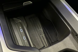 harmaa Volkswagen Passat 2024 kuva 31.