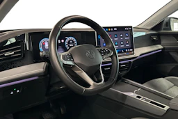 harmaa Volkswagen Passat 2024 kuva 3.