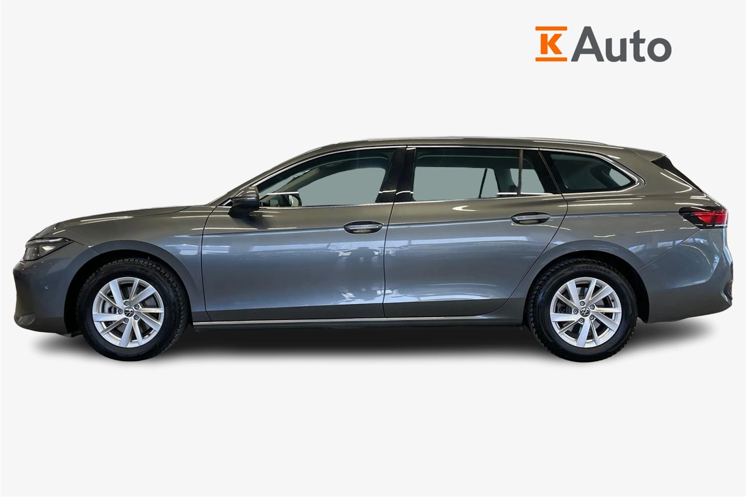 harmaa Volkswagen Passat 2024 kuva 7.