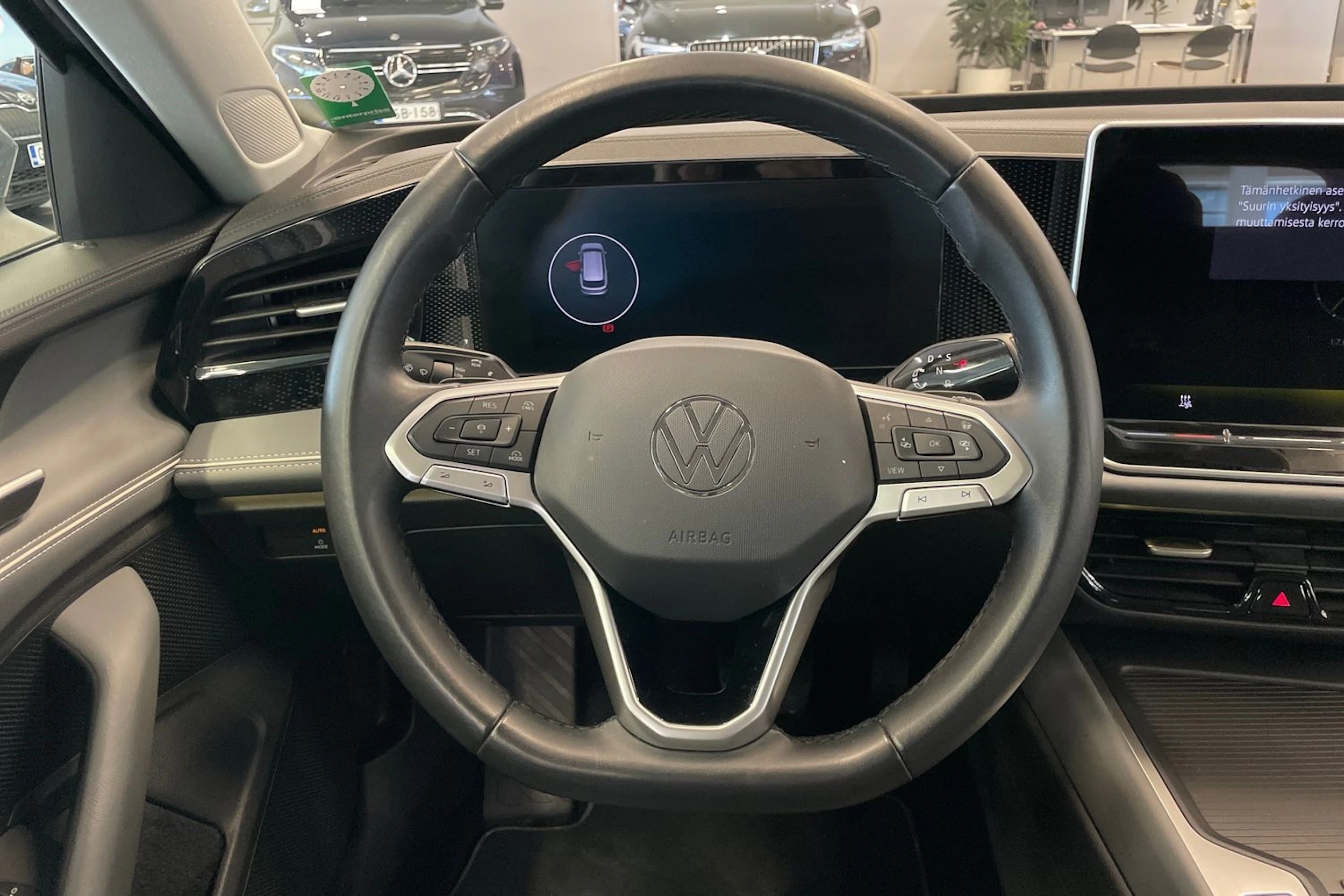harmaa Volkswagen Passat 2024 kuva 15.