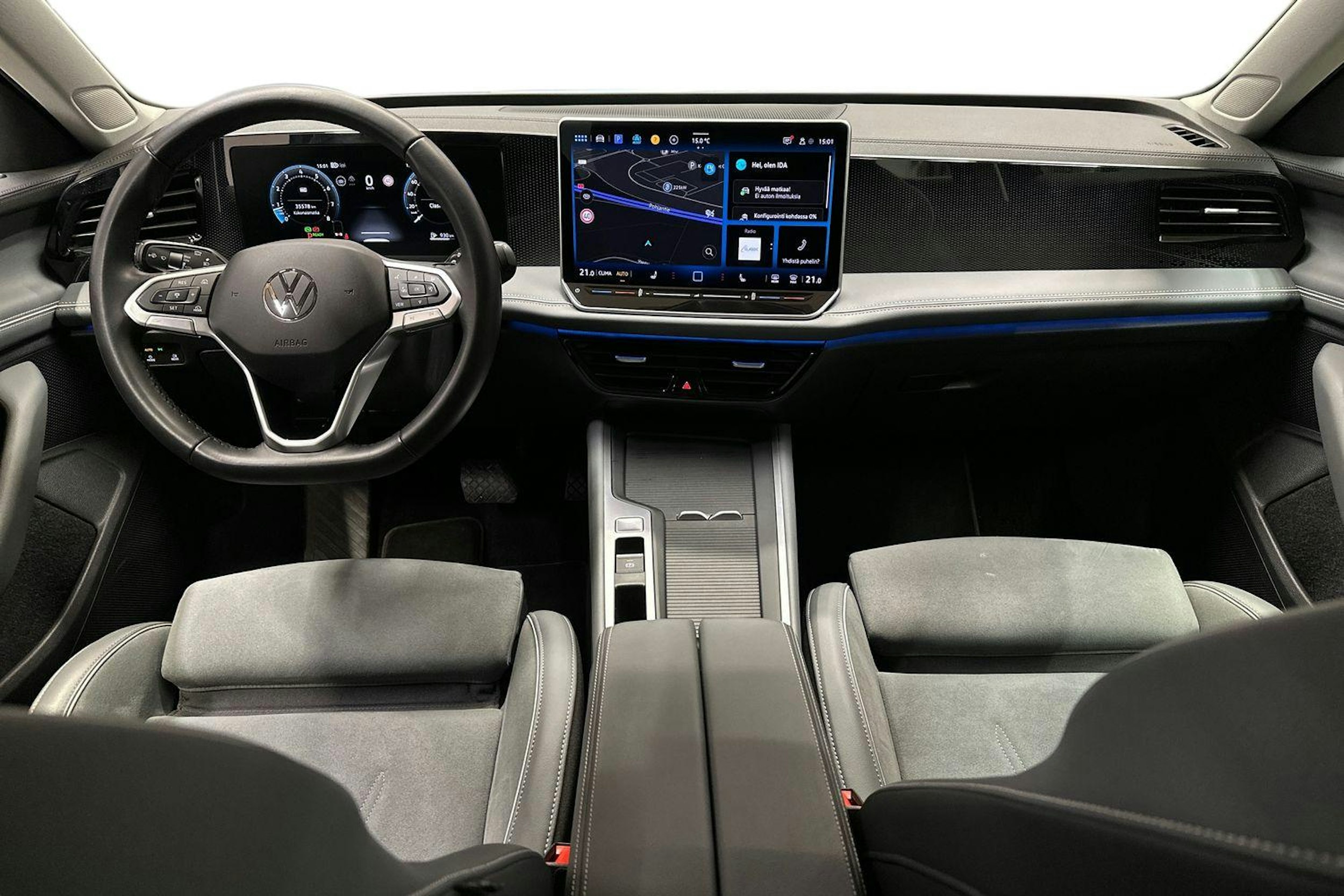 sininen Volkswagen Passat 2024 kuva 9.