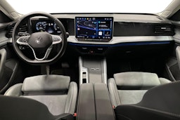 sininen Volkswagen Passat 2024 kuva 9.