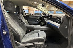 sininen Volkswagen Passat 2024 kuva 14.