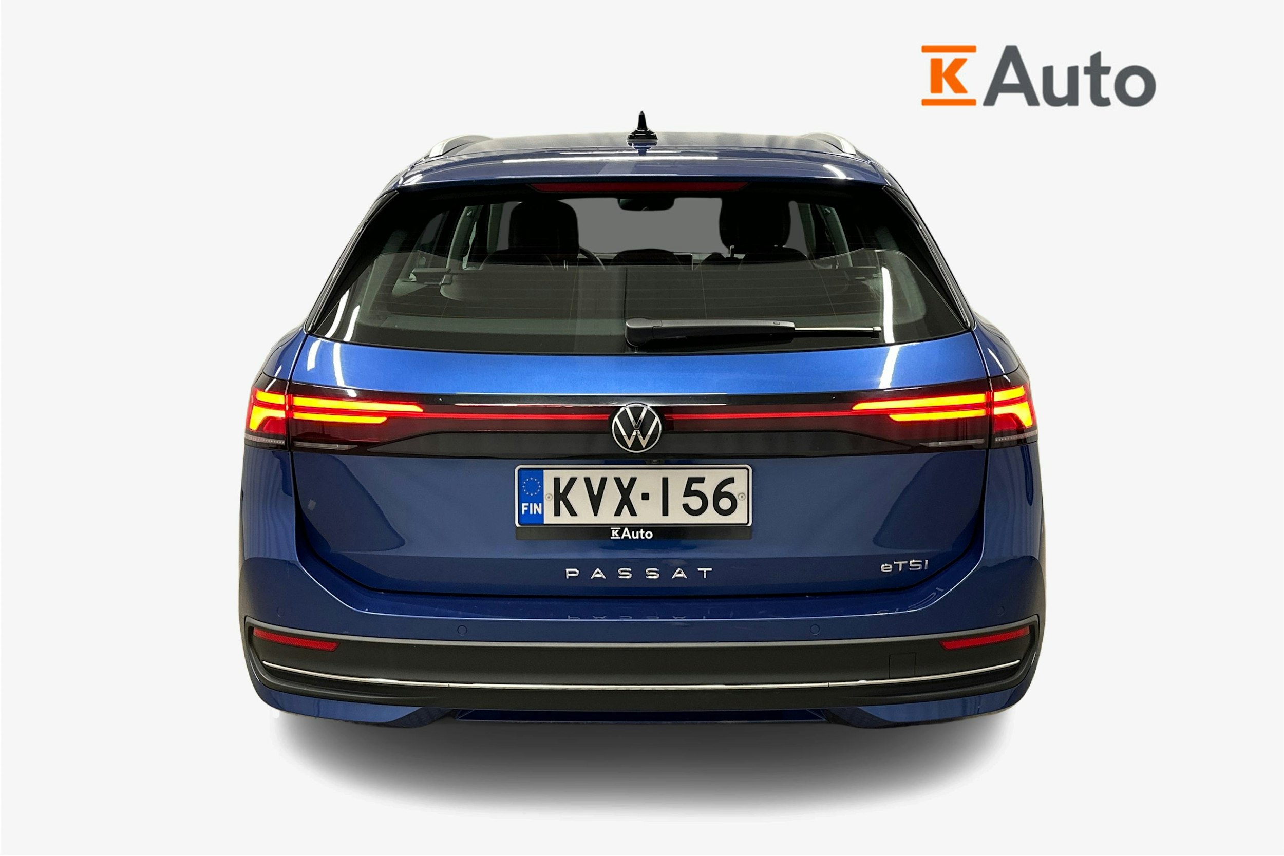 sininen Volkswagen Passat 2024 kuva 3.