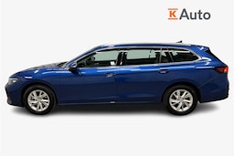 sininen Volkswagen Passat 2024 kuva 5.