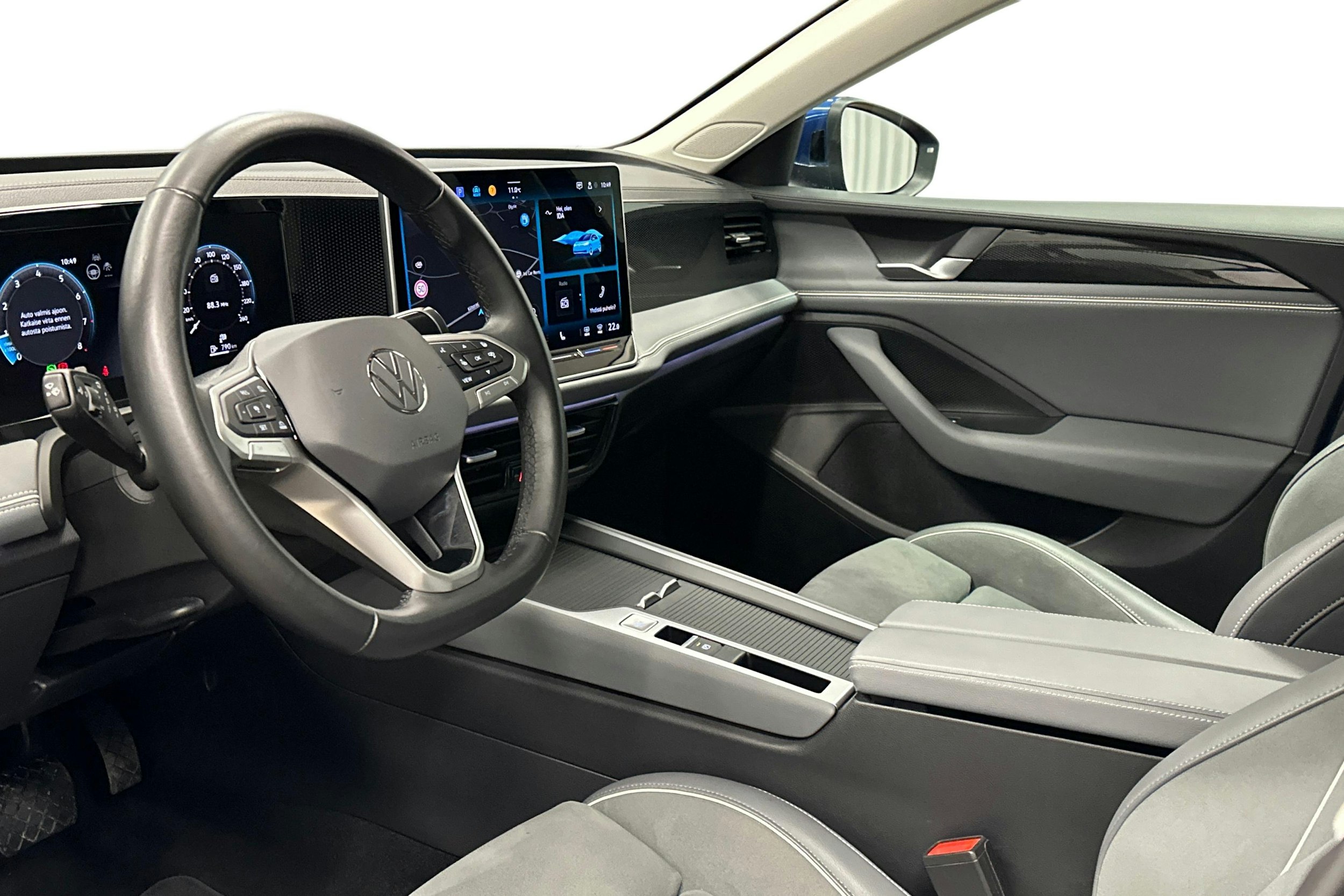 sininen Volkswagen Passat 2024 kuva 6.