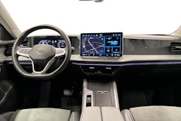 sininen Volkswagen Passat 2024 kuva 7.