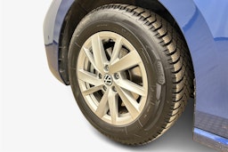 sininen Volkswagen Passat 2024 kuva 9.