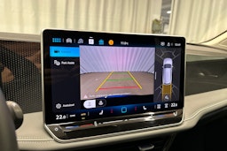 sininen Volkswagen Passat 2024 kuva 14.