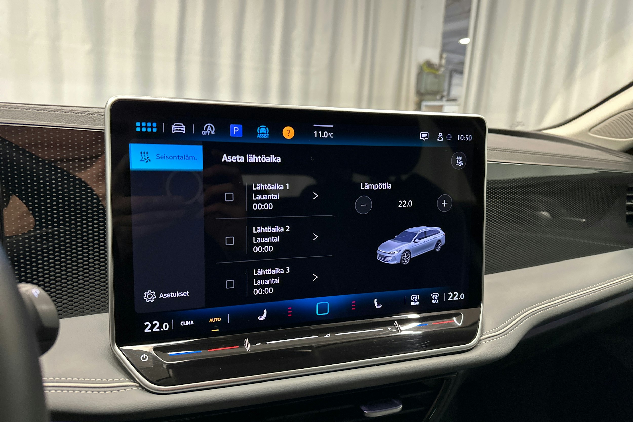 sininen Volkswagen Passat 2024 kuva 18.