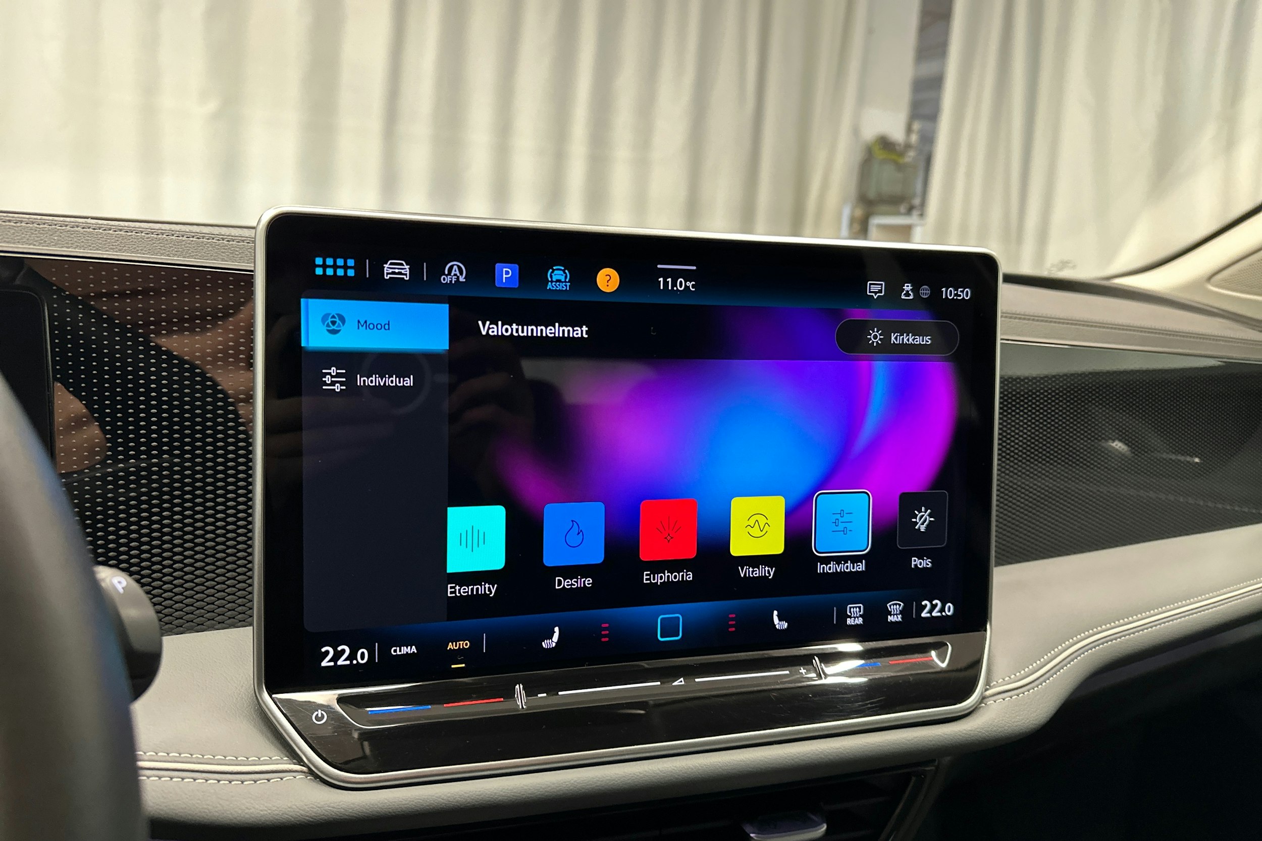 sininen Volkswagen Passat 2024 kuva 20.