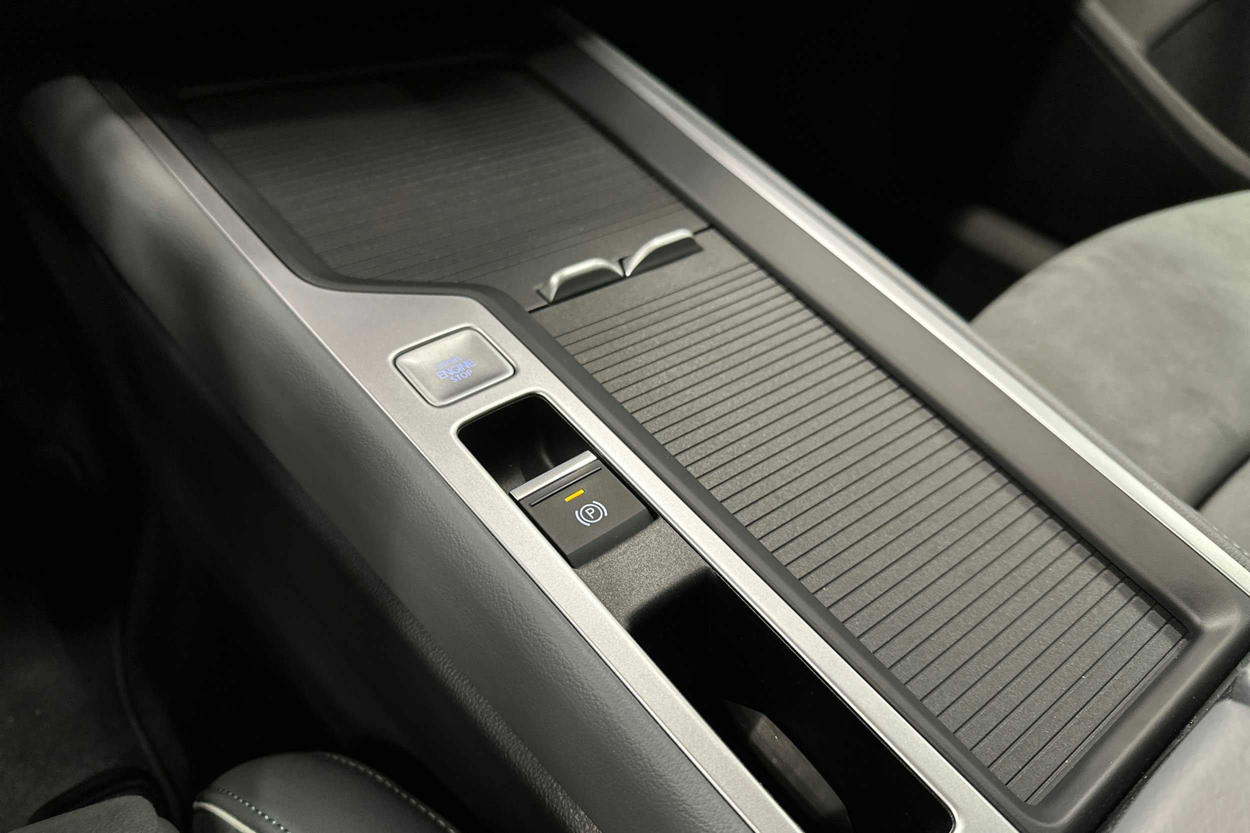 sininen Volkswagen Passat 2024 kuva 22.