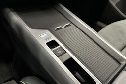 sininen Volkswagen Passat 2024 kuva 22.