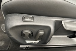 sininen Volkswagen Passat 2024 kuva 25.