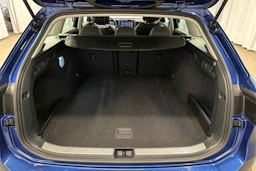 sininen Volkswagen Passat 2024 kuva 26.