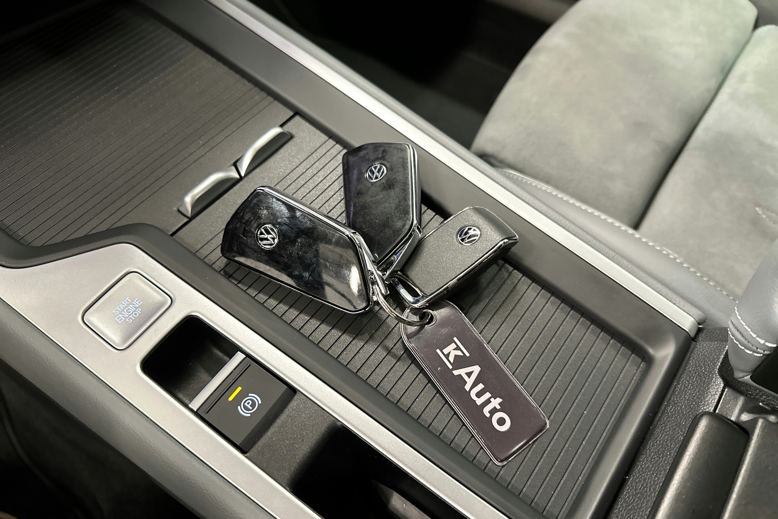 sininen Volkswagen Passat 2024 kuva 27.