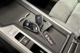 sininen Volkswagen Passat 2024 kuva 27.