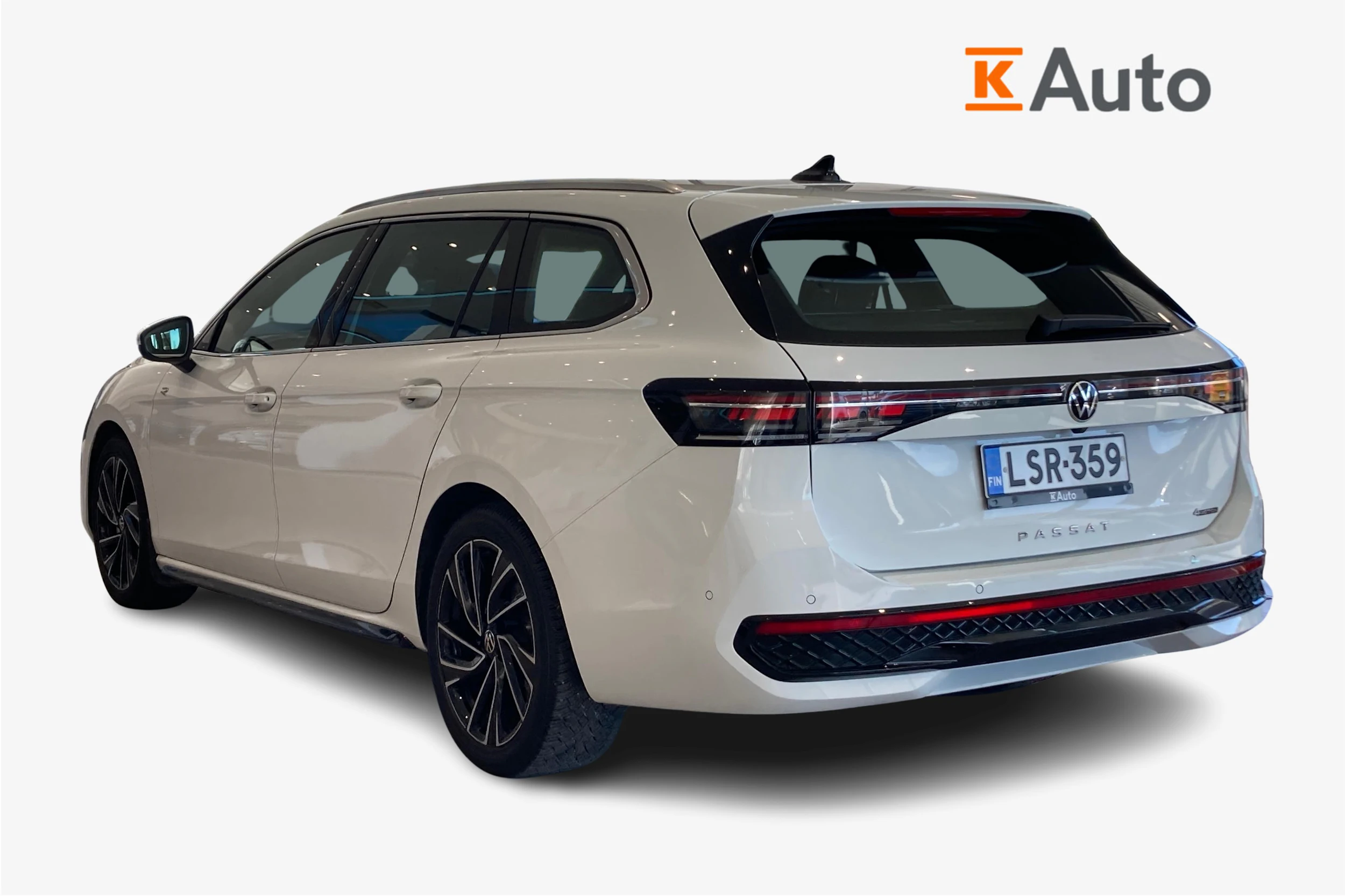 valkoinen Volkswagen Passat 2024 kuva 2.