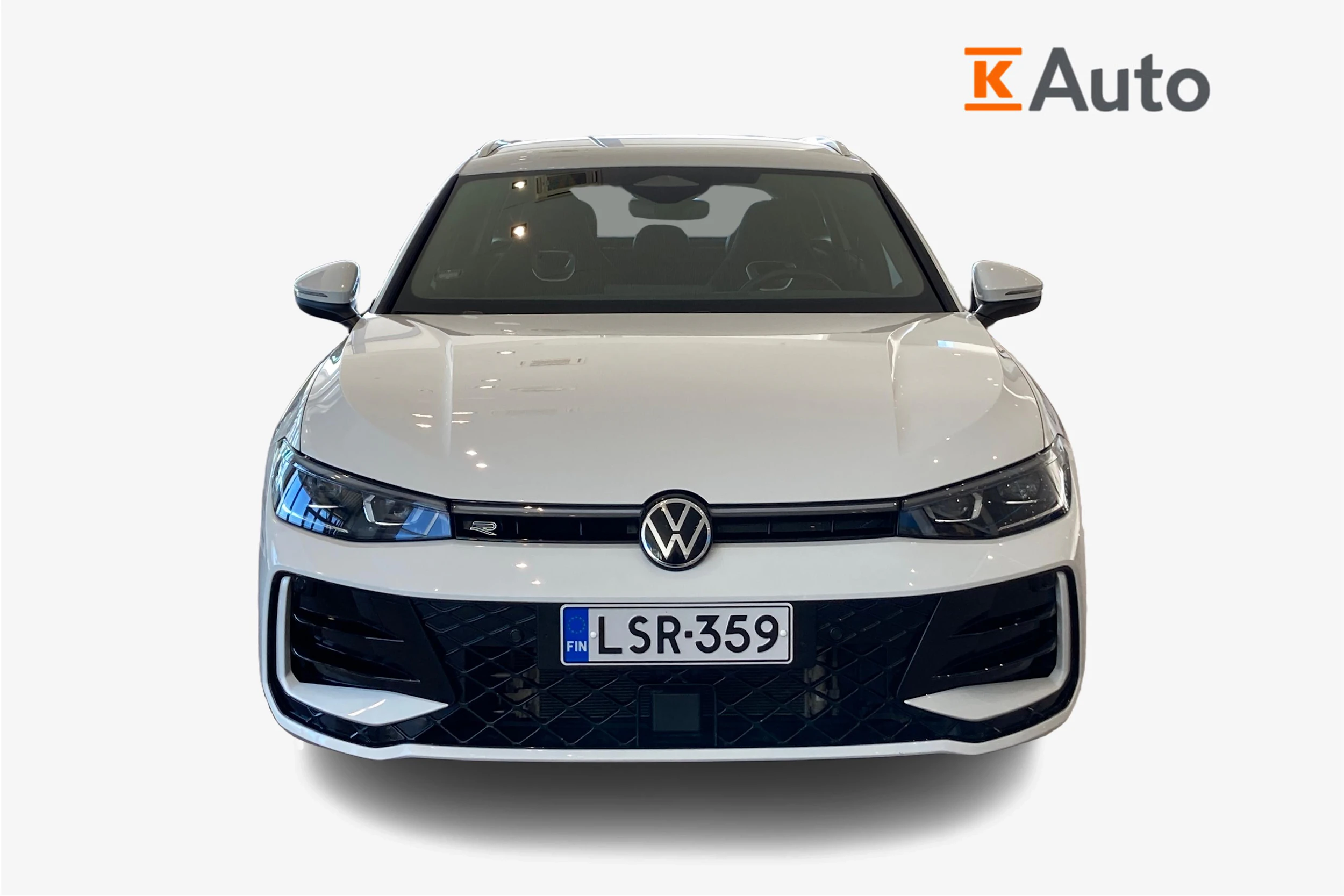 valkoinen Volkswagen Passat 2024 kuva 4.