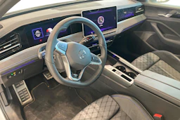 valkoinen Volkswagen Passat 2024 kuva 6.