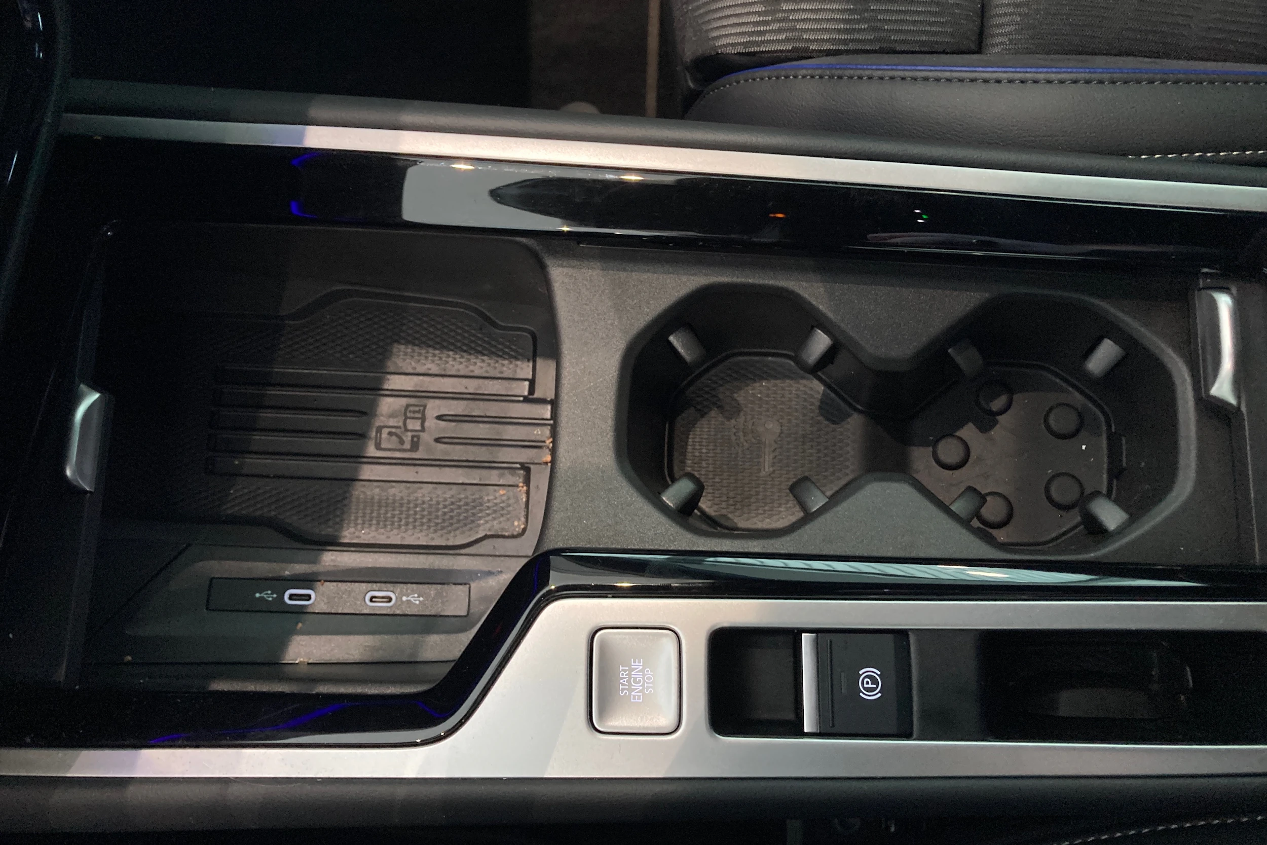 valkoinen Volkswagen Passat 2024 kuva 21.