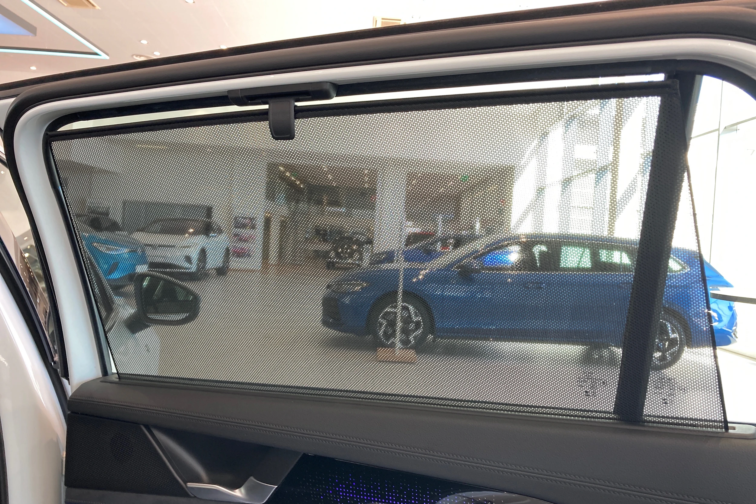 valkoinen Volkswagen Passat 2024 kuva 23.