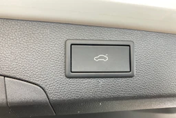valkoinen Volkswagen Passat 2024 kuva 27.