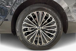 met. musta Volkswagen Passat 2024 kuva 9.