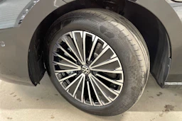 met. musta Volkswagen Passat 2024 kuva 10.