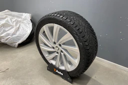 met. musta Volkswagen Passat 2024 kuva 11.