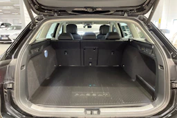 met. musta Volkswagen Passat 2024 kuva 12.